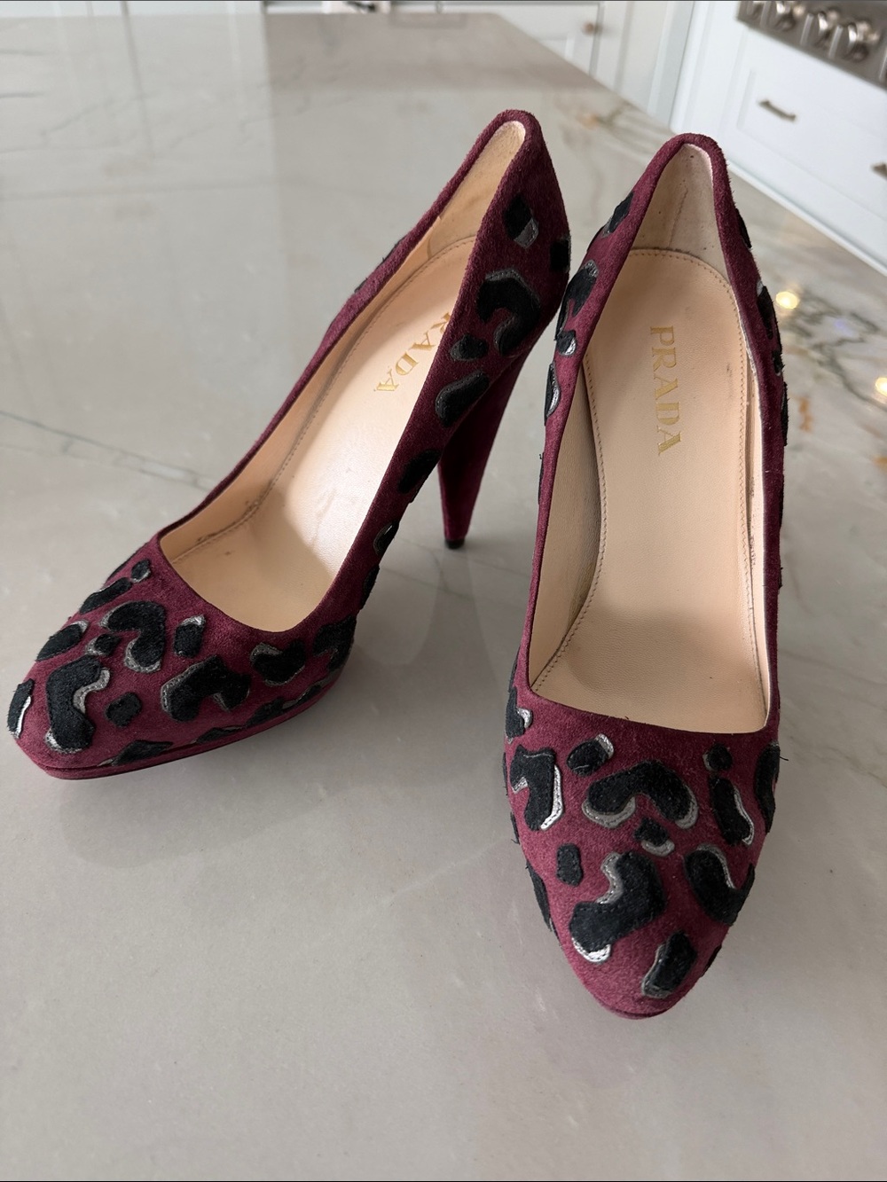 🍷Prada Burgundy Suede Leopard Appliqué Pumps – Size 36.5